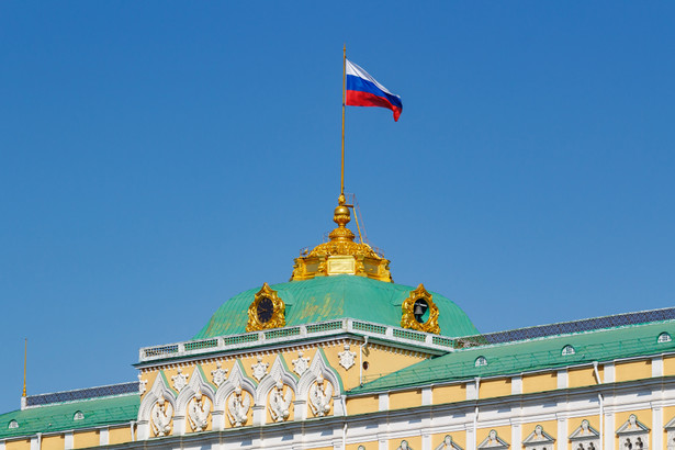 Flaga Rosji na budynku Kremla