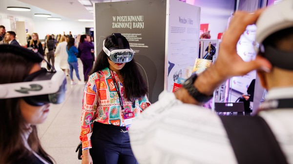 Idea EXPO jest prosta: stworzyć miejsce, w którym technologia wychodzi poza prezentację na ekranie. 