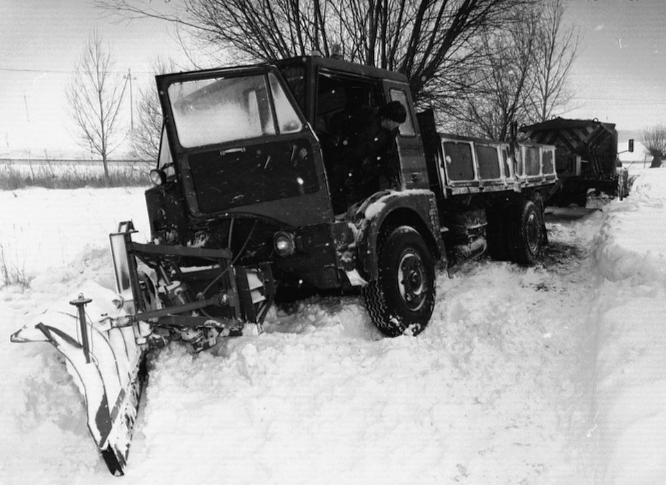 Usuwanie skutków zamieci śnieżnej na drogach dzisiejszego woj. kujawsko-pomorskiego