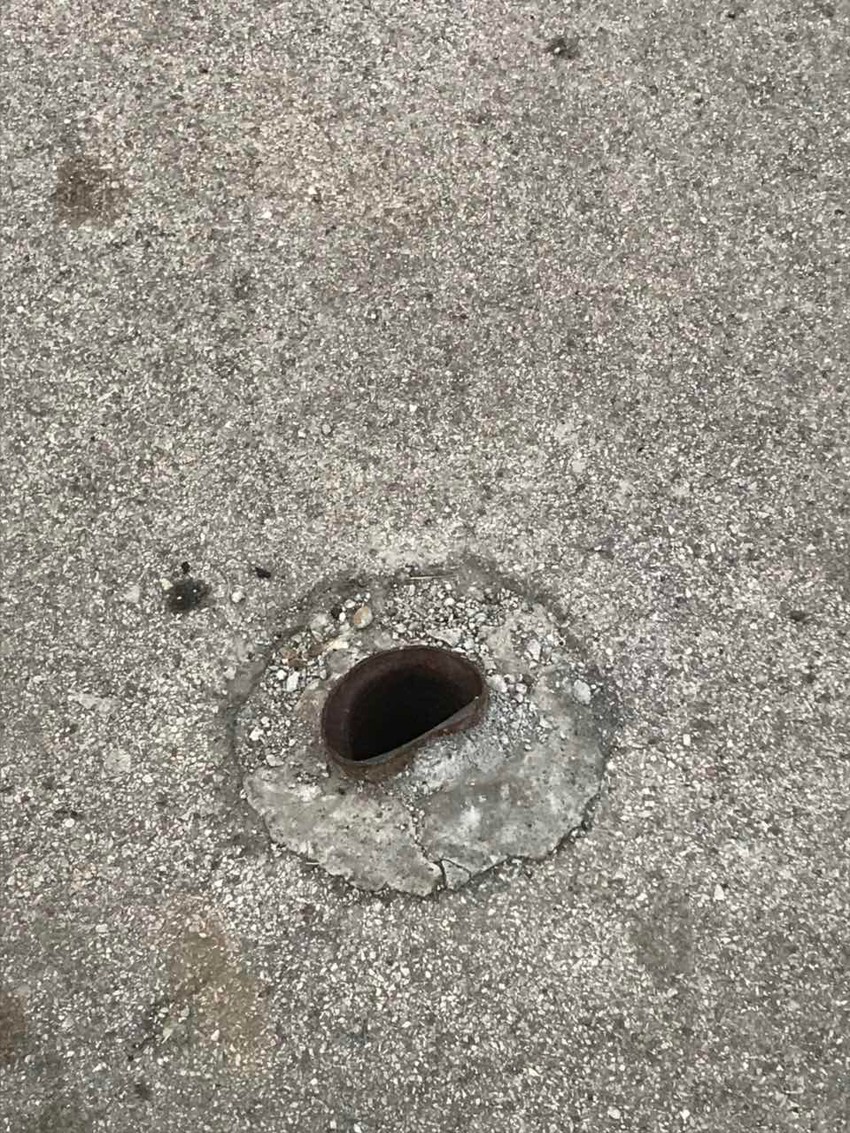 Neko je iščupao stub