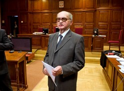 Jaruzelski: Chodzę z podniesioną głową