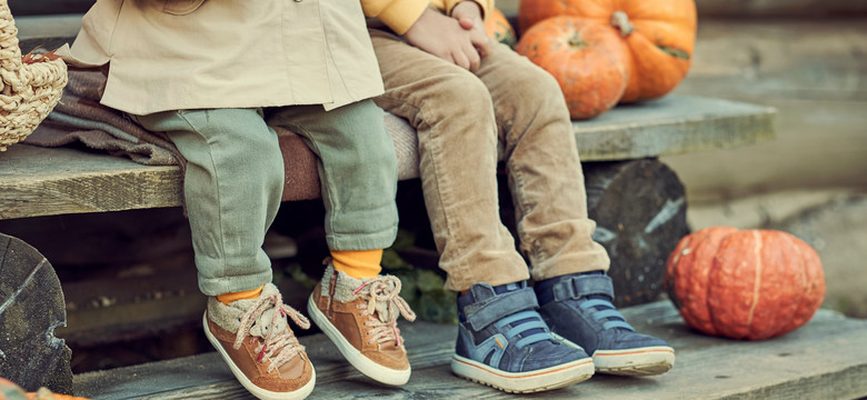 Wybieramy buty na jesień dla dziecka. Zobacz modele dla chłopców i dziewczynek, które warto kupić