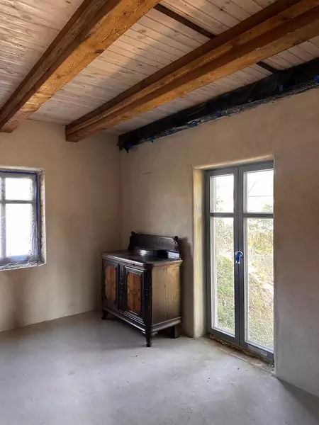 Nowe drzwi i okna w poniemieckim domu na Mazurach
