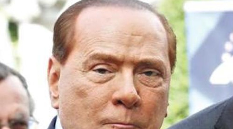 Imádott taperolni Berlusconi