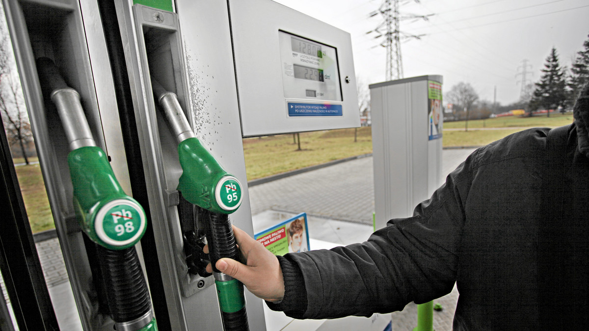 Najtańsze paliwa w Polsce można kupić na Podlasku donosi "Puls Biznesu". Wszystko przez tani import ze wschodu.