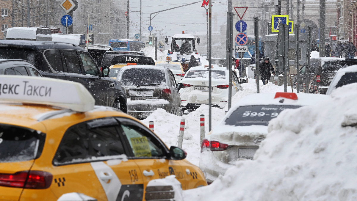 "Śnieżna apokalipsa" na ulicach rosyjskiej stolicy