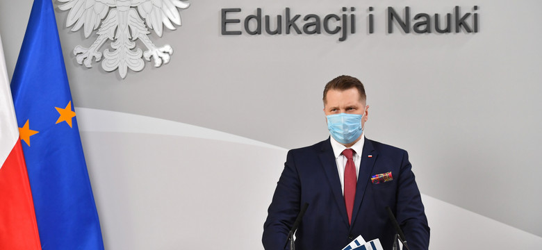 Grzechy Czarnka przeciwko edukacji. Minister ma swoją "bańkę" [KOMENTARZ]