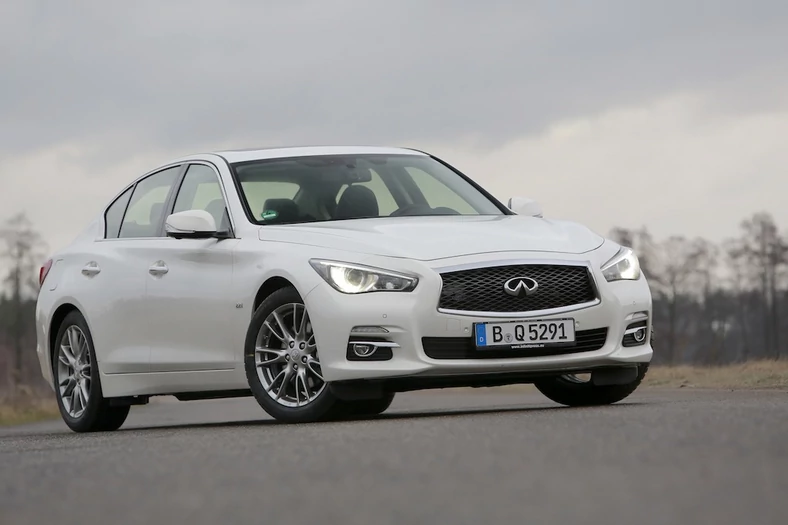 Jak działa adaptacyjny układ kierowniczy w Infiniti Q50?