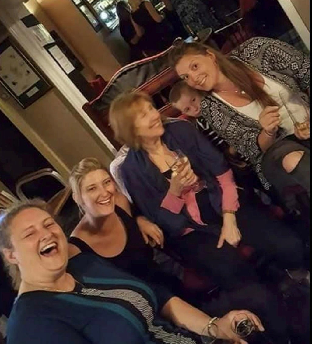 Okrem Jemmy mali rakovinu prsníka aj jej sestry a otec.