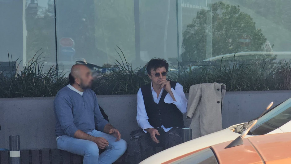 Goran Bregović na aerodromu