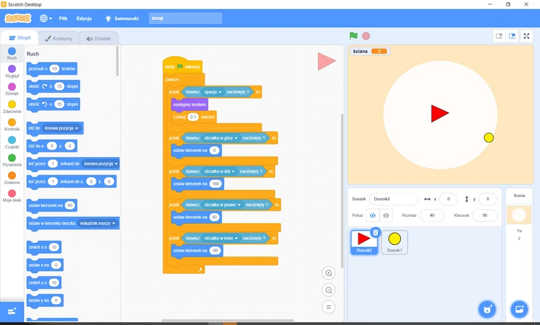 Okno programu Scratch z widocznymi skryptami zbudowanymi z bloczków