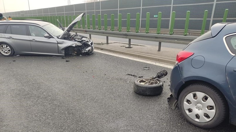 Karambol na drodze ekspresowej S74 Cedzyna - Kielce