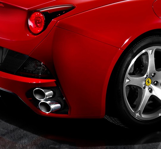 Tylne koła napędza siedem biegów