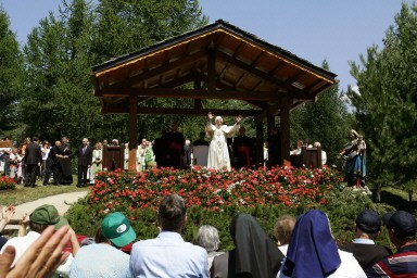 POPE-HOLIDAY-ANGELUS