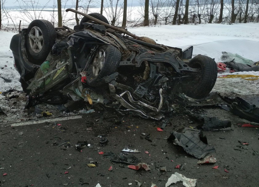 Śmiertelny wypadek na Podlasiu. Toyota zderzyła się z ciężarówką