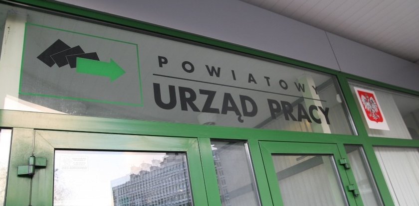 Idziesz na kuroniówkę? Zaciskaj pasa, kwoty zasiłku niezmienione od ponad dekady. Czy przeżyjesz za te pieniądze?