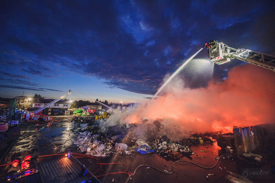Pożar sortowni śmieci w Siemianowicach Śląskich
