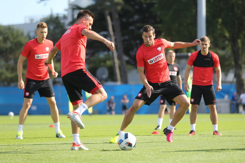 Reprezentacja Polski trenuje przez startem Euro 2016 ZDJĘCIA