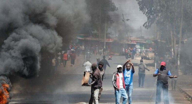 Peaceful protest in Kenya quickly turns chaotic