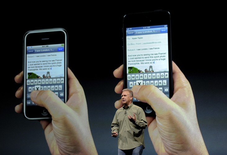 Philip Schiller, wiceprezes marketingu Apple’a podczas konferencji w San Francisco przy prezentacji nowego iPhone’a 5. 12.09.2012 (6)