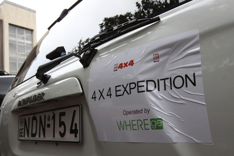 Auto Świat 4x4 Expedition: toast za Gruzję