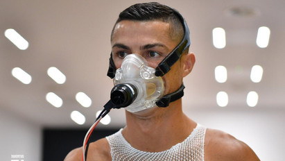 Ronaldo orvosi tesztekkel kezdett a Juvéban