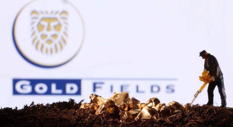 Gold Fields has agreed to acquire BHP’s Kambalda nickel concentrator. A small toy figure and gold imitation are seen in front of the Gold Fields logo in this illustration taken November 19, 2021 REUTERS \Dado Ruvic