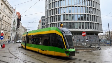 Mężczyzna ukradł urnę z prochami i rozsypał je w tramwaju. Mieszkańcy są wstrząśnięci