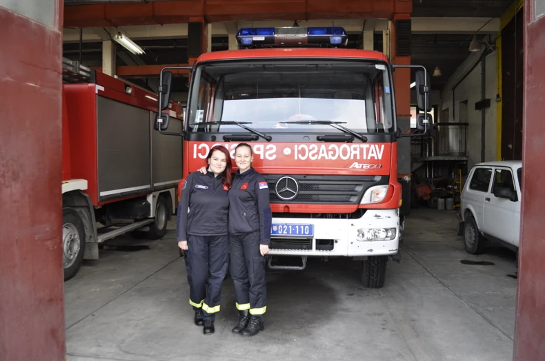 Sestre Biljana (sleva) i Katarina Predić