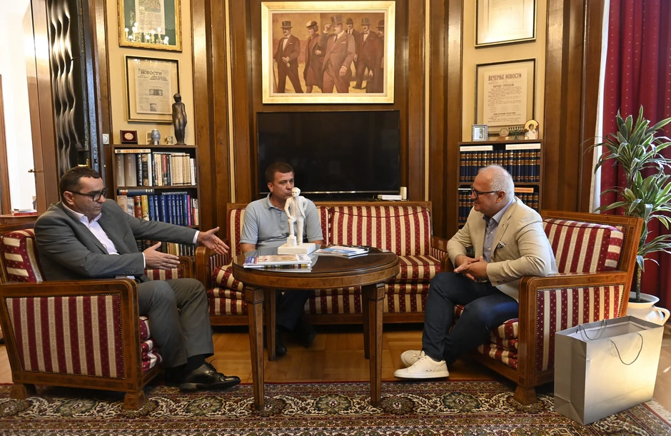 Zamenik gradonačelnika Goran Vesić je u Starom dvoru ugostio vozača GSP-a Vladimira Milovanova.