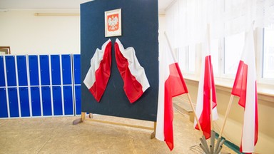 Wybory parlamentarne 2023. Wiemy, kogo poparły miasta, a kto wygrał na wsi