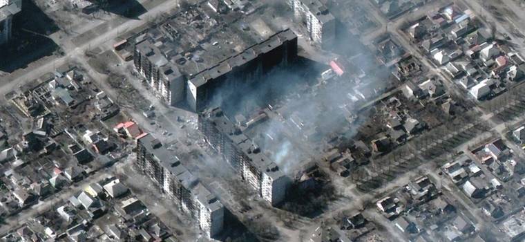 Nowe zdjęcia satelitarne zniszczonego Mariupola i zalanych terenów niedaleko Kijowa