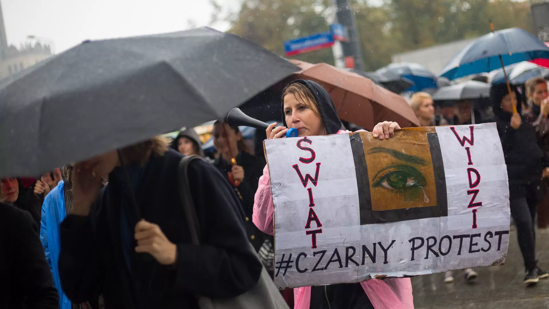 Kobiety blokowały wczoraj Sejm. Liderki potraktowane gazem