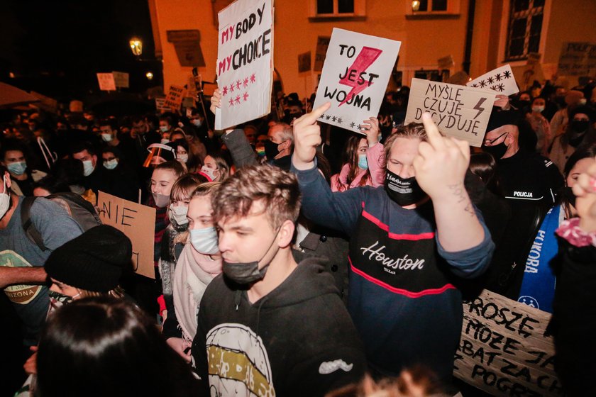 Siostrzeniec premiera Morawieckiego na protestach