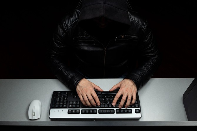 Muškarac koji je pretio objavom eksplicitnog snnimka uhapšen istog dana kada je i prijavljen policiji (lustracija)