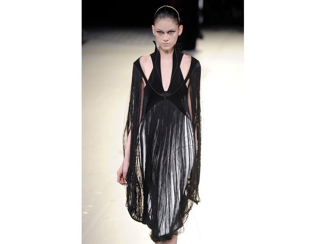 Kolekcja ready-to-wear domu mody Thierry Mugler na jesień i zimę 2012/2013