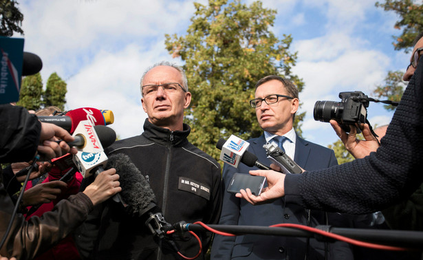 Kolejny etap poszukiwań ofiar komunistów. Szczątki 20 osób pod cmentarną alejką?