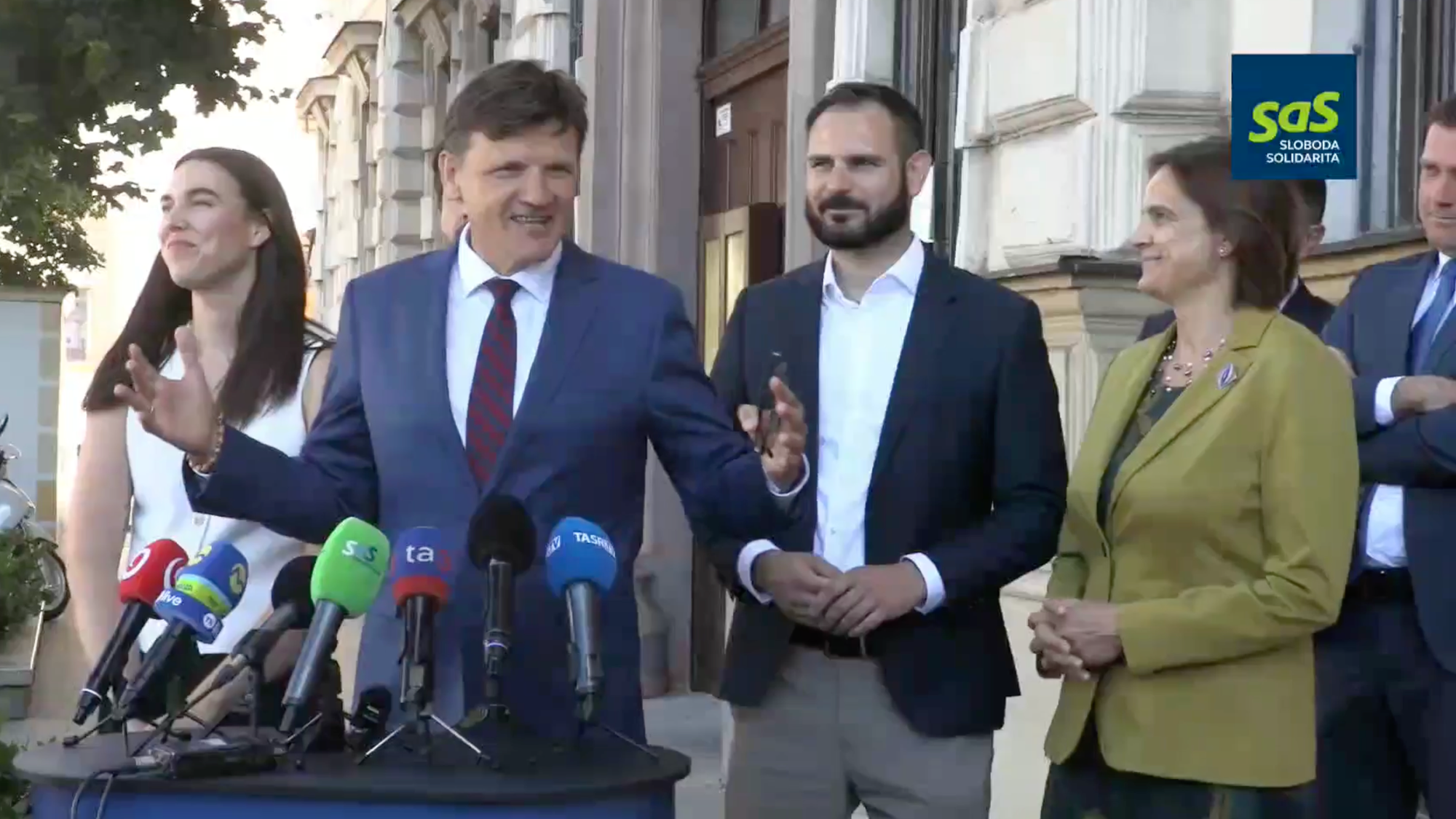Opozícia chce zasadnutie výboru ku Gabčíkovu.