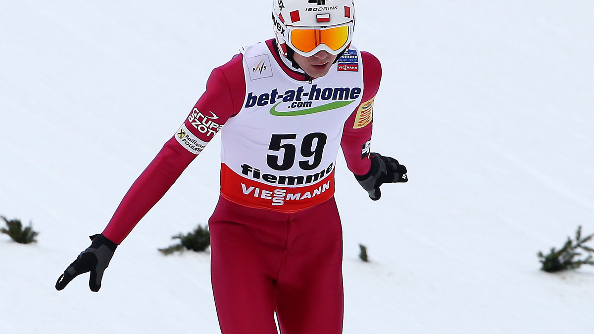 Kamil Stoch był najlepszym z Polaków podczas serii próbnej na dużej skoczni (HS 134) przed konkursem mistrzostw świata. Największa nasza medalowa nadzieja lądowała na 127,5 metrze, co było drugim wynikiem spośród wszystkich zawodników. Najdłuższy skok na chwilę przed walką o medale oddał sensacyjnie Francuz Vincent Descombes Savoie - 133 m i to właśnie on "zwyciężył" serię próbną.