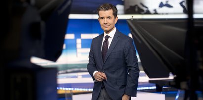 Dziennikarz TVN24 zaskoczył na wizji. Zaczął nietypowo i nie był pewien rezultatu. ″Oby nam to dobrze wyszło″ 