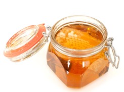 Wykorzystaj moc miodu. Zalety apiterapii