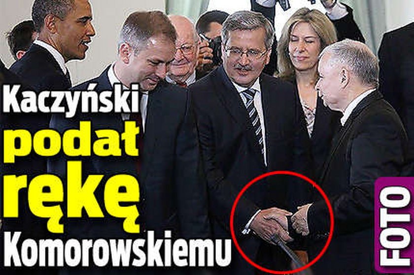 Kaczyński podał rękę Komorowskiemu. FOTO
