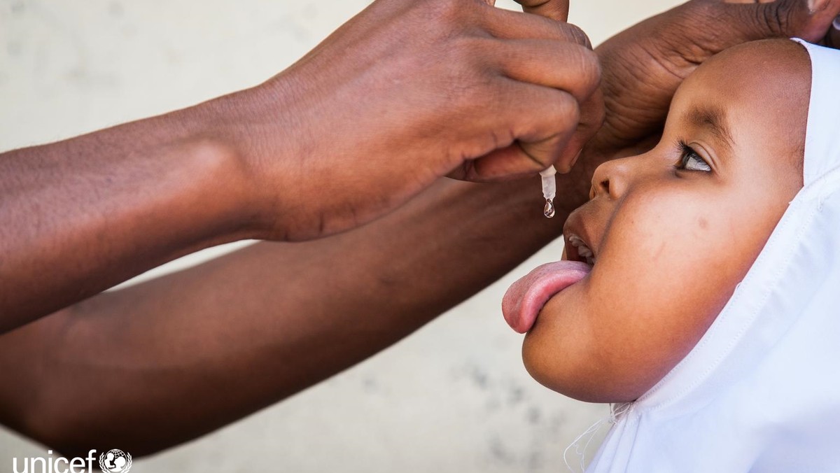 Od 1988 r. udało się zmniejszyć liczbę przypadków zachorowania na polio aż o 99 procent. Dziś, wirus jest obecny tylko w trudnodostępnych regionach Pakistanu, Afganistanu i Nigerii.