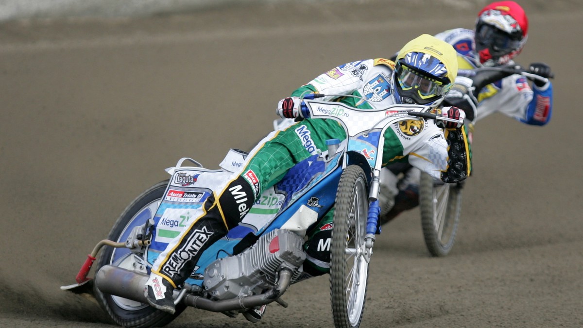 Unia Leszno rozgromiła na własnym torze Włókniarza Częstochowę 60:30 w meczu XIV rundy Speedway Ekstraligi. Kapitalne zawody rozegrał Grigorij Łaguta, który zdobył ponad połowę punktów dla swojej drużyny. Niespodziewanie komplet punktów z bonusami zdobył też junior Unii Kamil Adamczewski.