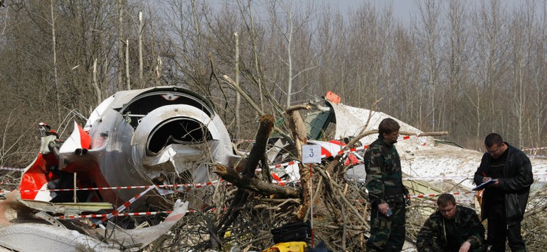 Macierewicz: Samolot zniszczony przez eksplozję