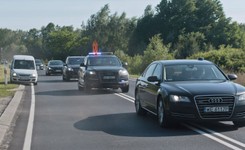 'Jedź, ty mój Lewisie Hamiltonie!', czyli BOR na drodze