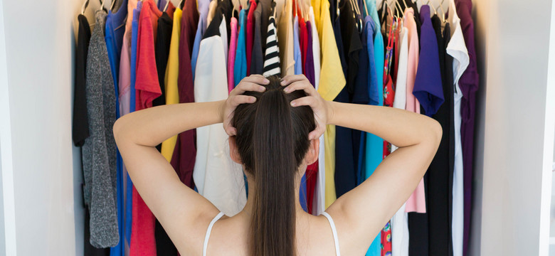 Przeciętna kobieta spędza cztery miesiące życia na wybieraniu ubrania do pracy. Dużo?
