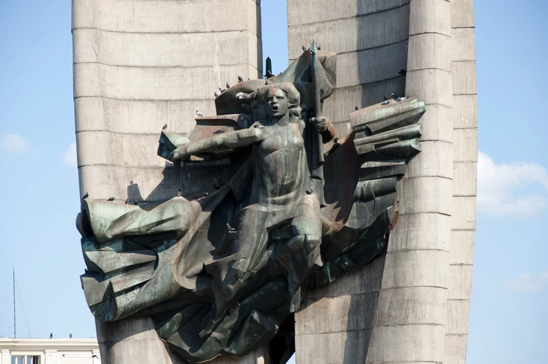 Wielka c*pa", czyli Pomnik Czynu Rewolucyjnego w Rzeszowie - Podróże