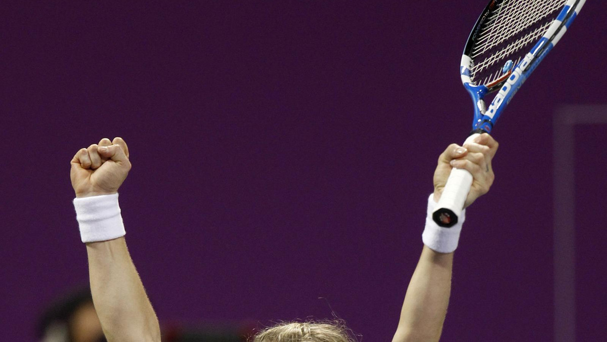 Kim Clijsters zwyciężyła w kończącym sezon turnieju WTA Championships (z pulą nagród 4,45 mln. dolarów), który jest rozgrywany na twardych kortach w Dausze. W decydującym meczu Belgijka pokonała Dunkę Caroline Wozniacki 6:3, 5:7, 6:3 i po raz trzeci zwyciężyła w prestiżowej rywalizacji.