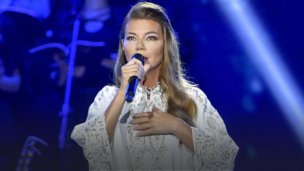 Edyta Górniak podczas koncertu "ABBA Ojcze" w TVP